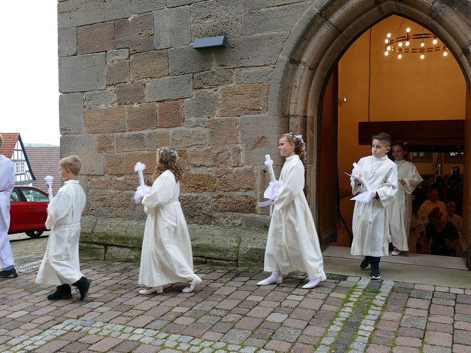 Feier der 1. Heiligen Kommunion in Sankt Crescentius (Foto: Karl-Franz Thiede)